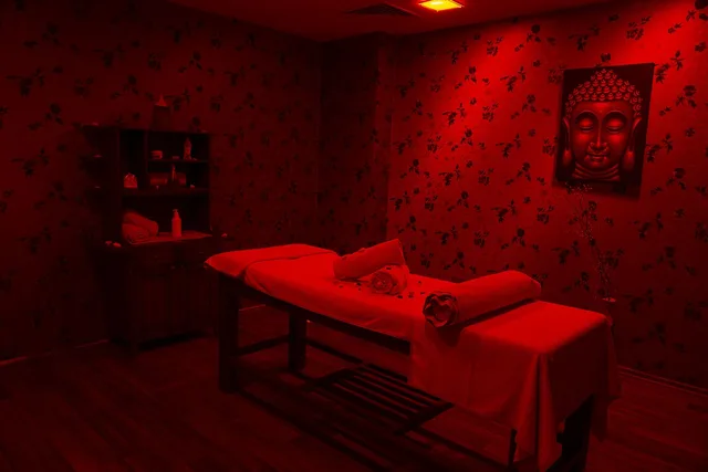 massage, room, red, bed, romantic, health, spa, relaxation, hotel, towel, therapy, holiday, treatment, smell, relax, luxury, aroma, beautiful, oil, comfortable, tourism, massage, room, spa, spa, spa, spa, spa, therapy, treatment. Med spa operations: why a full calendar can still lose money