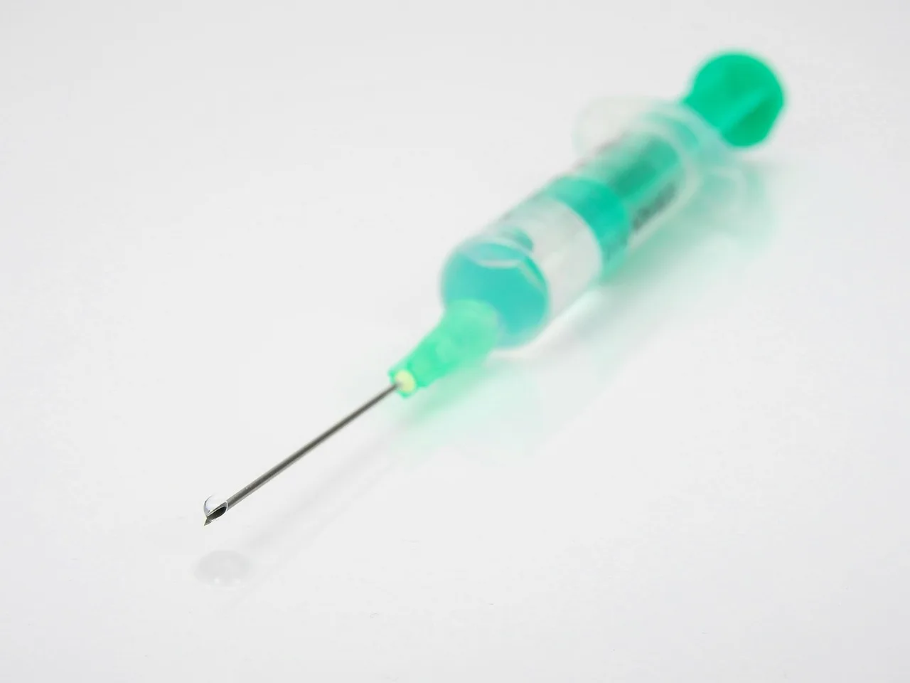 injection, needle, disposable syringe, health, medicine, doctor, injection syringe, vaccination, cannula, drops, ampoule. Med Spa Semaglutide Injections: FDA Compounding Rules